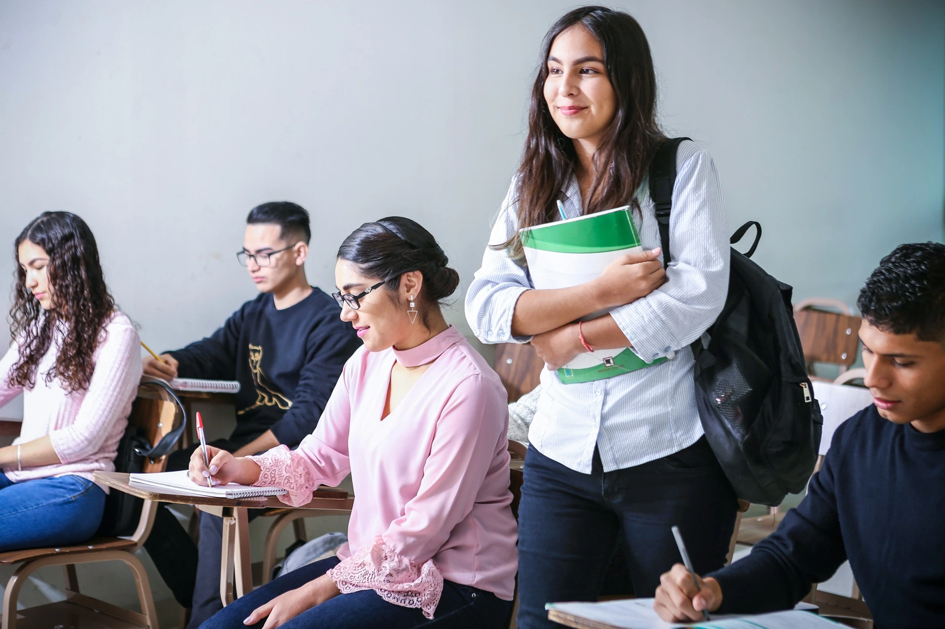 12 Pekerjaan Sampingan Mahasiswa yang Cocok Buat Anak Rantau